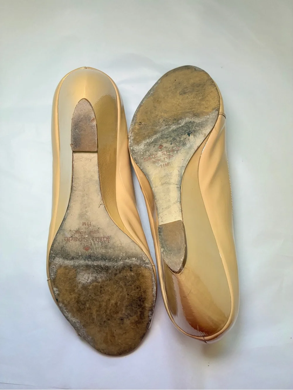kate spade size 11 Two-Pair Bow-Accent Peep Toe wedge heels in Nude and Black